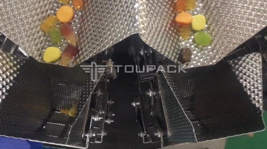自動カウントの枕袋のPremade Doypack粘着性くまキャンデーのための満ちる包装機械