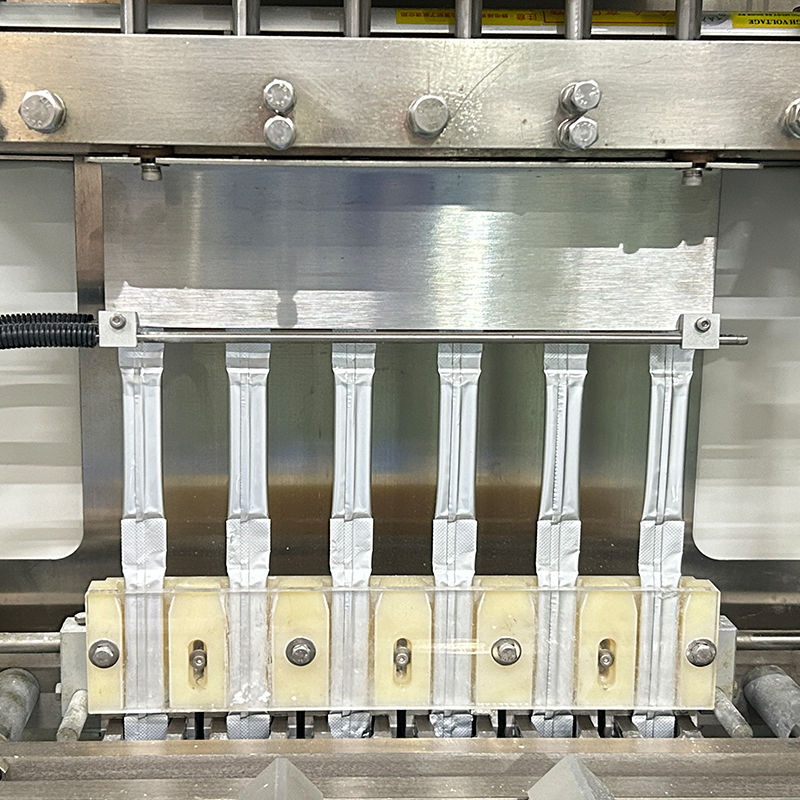 オートマティックマルチレーン 食品カラー 飲み物 粉末 サケット 梱包機 1g-30g スティックパック エネルギードリンク 粉末 詰め機