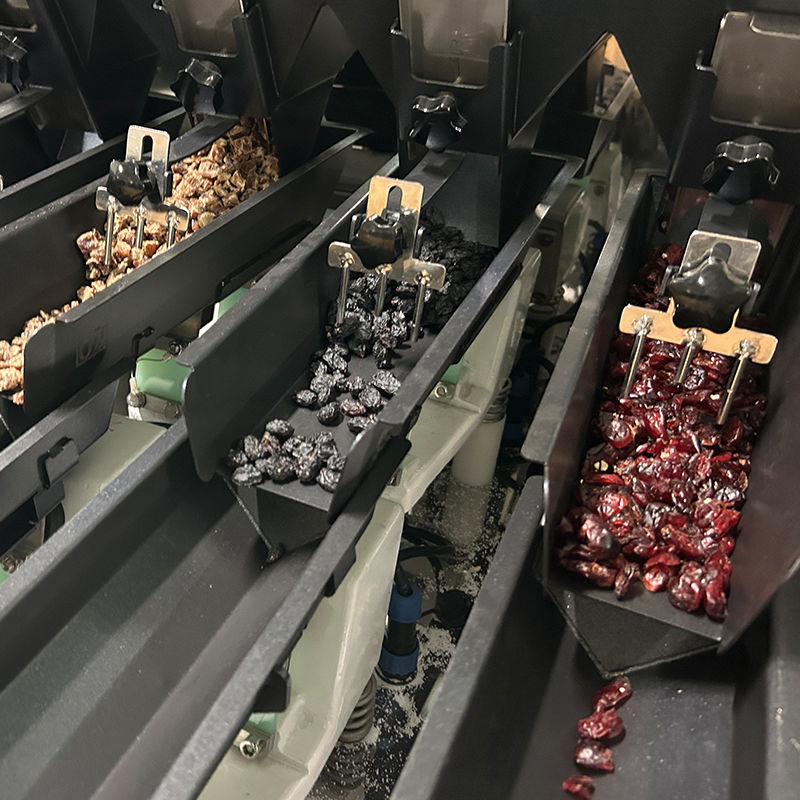 ミックスナッツ 乾燥したピーナッツとコーン スナック プラスチックボトル ボトル 詰め込み 梱包 機 ボトル 詰め込み 機