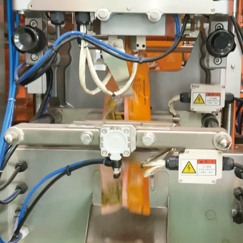 高品質の垂直自動定量粒子スナック食品シーリング充填包装VFFS計量包装機