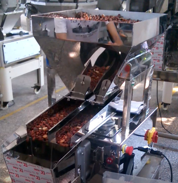 10WPM自動重量を量る詰物および密封機械単一の頭部3Lの線形計重機の食品等級
