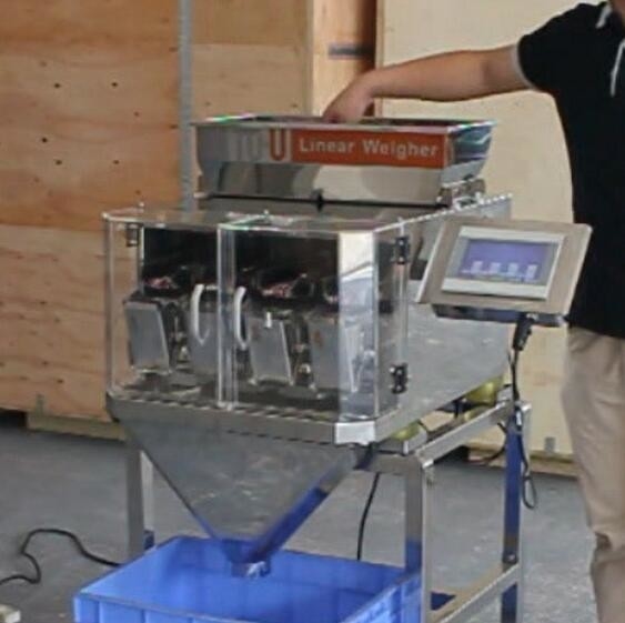 0.8KW 200g 4のヘッド0.5L線形計重機のパッキング機械80 P/M
