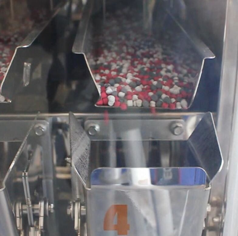 0.8KW 200g 4のヘッド0.5L線形計重機のパッキング機械80 P/M