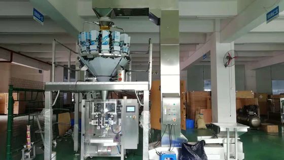 VFFSの縦の包装機械Multiheadの計重機の食糧自動形態の盛り土のシーリング